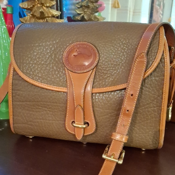 Dooney & Bourke Handbags - Dooney & Bourke Tan Leather Bag